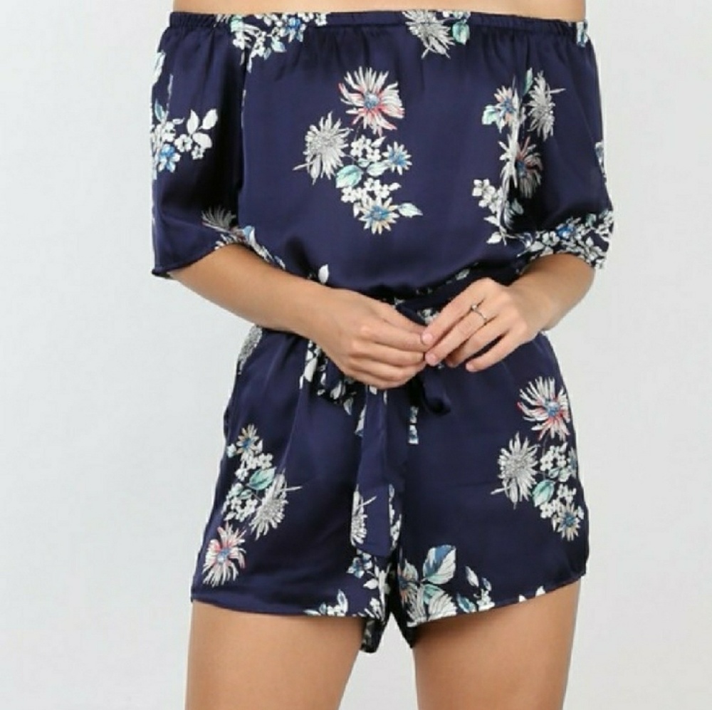 Blue Floral Romper off the shoulder - Picture 6 of 6